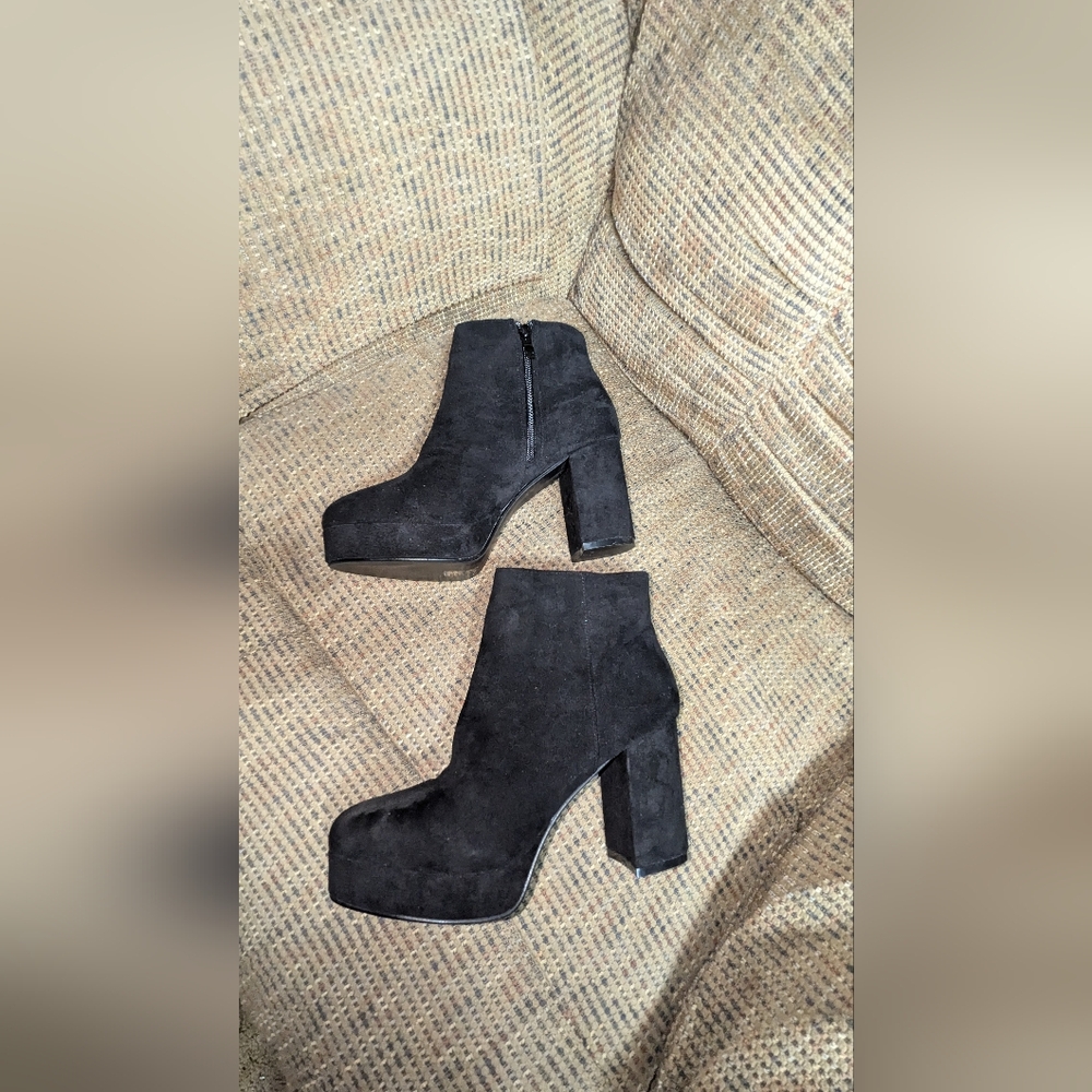 Day vine Platform sued boots